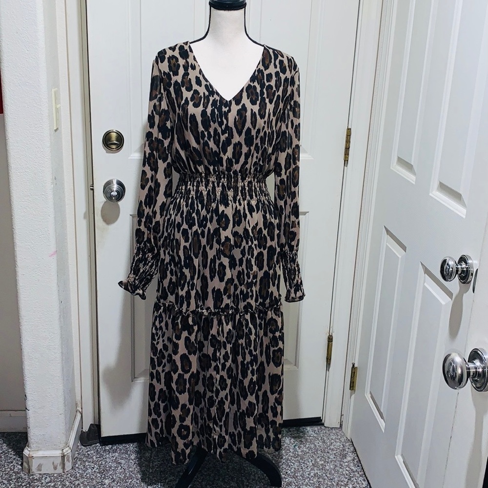 Taylor Dresses Women's LongSleeve Animal Printed Smocked Midi Dress. 14W - Picture 5 of 11